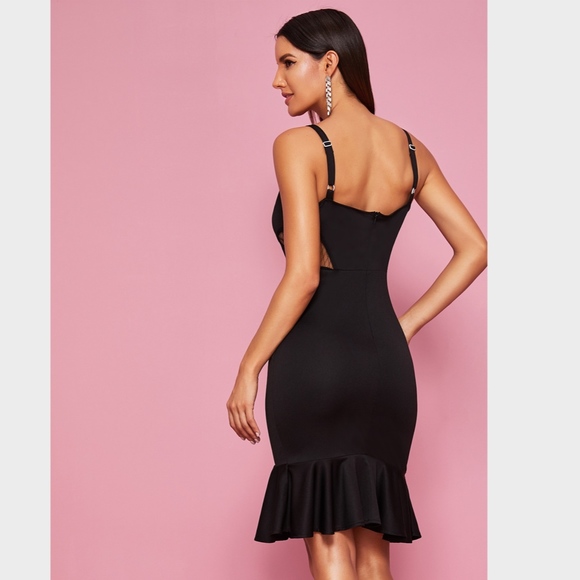 Black Lace Detail V-Neck Mermaid Midi Dress - Picture 5 of 6